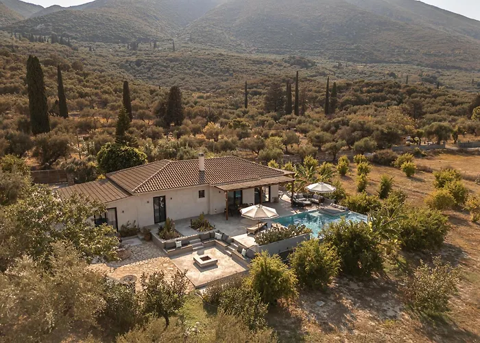 Yliessa - Luxury Pool Villa Surrounded By Nature