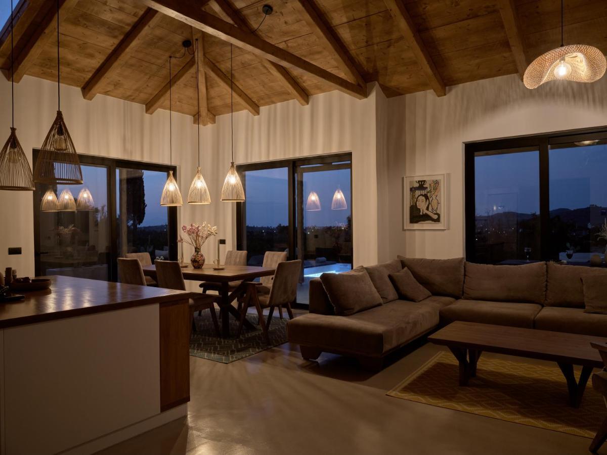 Villa Yliessa - Luxury Pool Surrounded By Nature