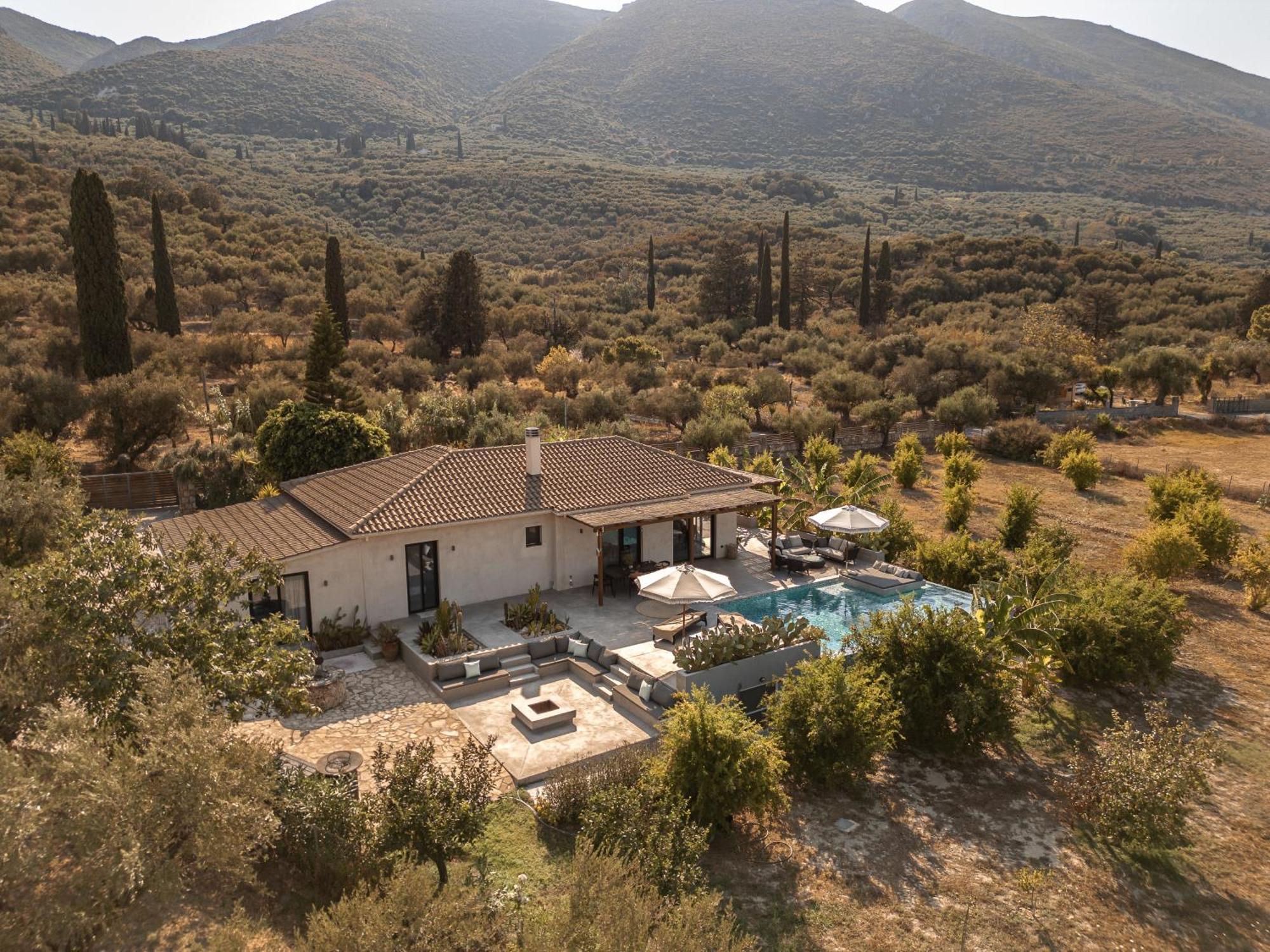 Yliessa - Luxury Pool Surrounded By Nature Villa Drakas